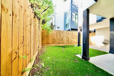 2205 Staples St #B, Houston, TX 77026 - Photo 25