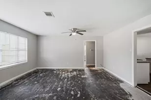 710 Canary Cir, Pasadena, TX 77502 - Photo 9