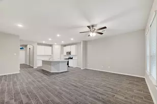 2122 Rosillo Brook Dr, Baytown, TX 77521 - Photo 9