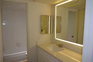 2100 Tanglewilde St, Houston, TX 77063 - Photo 11