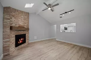 17 Oldstream Ct, The Woodlands, TX 77381 - Photo 9