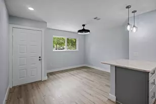 17 Oldstream Ct, The Woodlands, TX 77381 - Photo 7