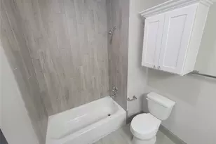 8221 Charlesmont St, Houston, TX 77078 - Photo 9