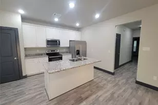 8221 Charlesmont St, Houston, TX 77078 - Photo 3