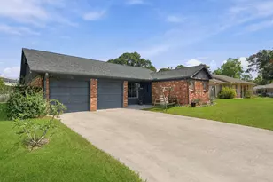 3002 Columbia St, Baytown, TX 77521 - Photo 3