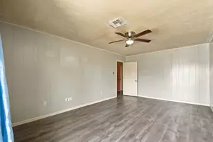 3002 Columbia St, Baytown, TX 77521 - Photo 9