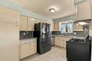 3002 Columbia St, Baytown, TX 77521 - Photo 15