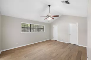 107 Memorial Ln, Columbus, TX 78934 - Photo 9