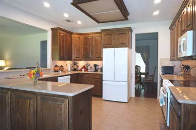 1060 Mentzwood Trail, Alleyton, TX 78935 - Photo 9