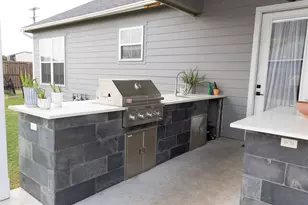 1912 Lynn St, El Campo, TX 77437 - Photo 25