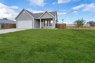 1912 Lynn St, El Campo, TX 77437 - Photo 3