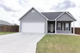 1912 Lynn St, El Campo, TX 77437 - Photo 1