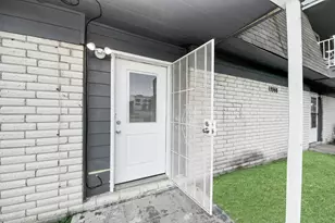 12068 Beechnut St, Houston, TX 77072 - Photo 9