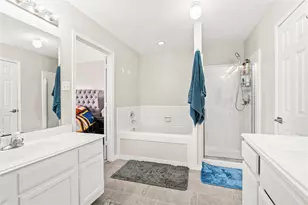 1289 El Camino Village Dr, Houston, TX 77058 - Photo 21