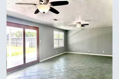 1925 14th Avenue N, Texas City, TX 77590 - Photo 5