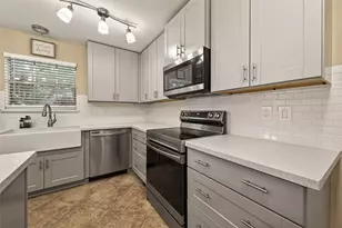 1936 Prairie Creek Dr, Pearland, TX 77581 - Photo 9