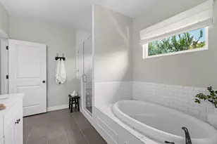 1451 Cheshire Ln, Houston, TX 77018 - Photo 17