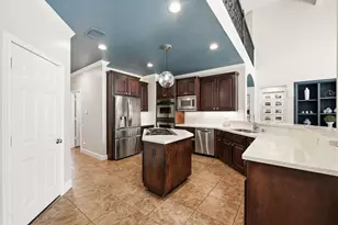 8507 Forest Ln, Sugar Land, TX 77479 - Photo 15