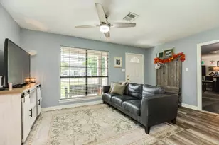 617 E Myrtle St, Angleton, TX 77515 - Photo 5