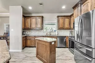 155 Horse Shoe Trail, Angleton, TX 77515 - Photo 7