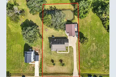 155 Horse Shoe Trail, Angleton, TX 77515 - Photo 3