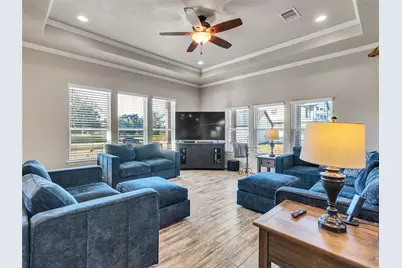 155 Horse Shoe Trail, Angleton, TX 77515 - Photo 5