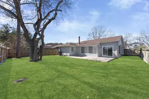 1111 W Belgravia Dr, Pearland, TX 77584 - Photo 23