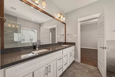 2010 Saint Charles Street, Houston, TX 77003 - Photo 33