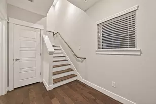 2010 St Charles St, Houston, TX 77003 - Photo 5