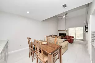 9447 Pagewood Ln, Houston, TX 77063 - Photo 3