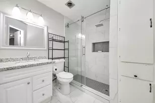 9447 Pagewood Ln, Houston, TX 77063 - Photo 9