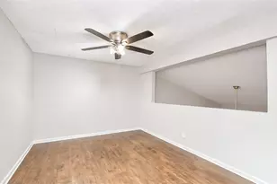 9447 Pagewood Ln, Houston, TX 77063 - Photo 13