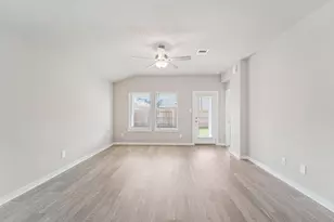 16691 Sterling Clf St, Conroe, TX 77302 - Photo 9