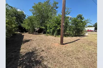 502 E Franklin Avenue, Electra, TX 76360 - Photo 9