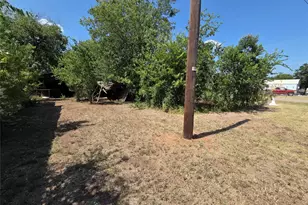502 E Franklin Ave, Electra, TX 76360 - Photo 9