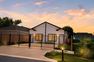 7993 Attwater St, Houston, TX 77028 - Photo 3