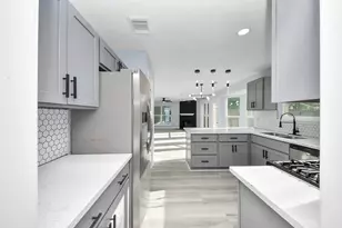 4211 Royal Manor Dr, Pasadena, TX 77505 - Photo 11