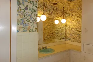 516 N College St, Weimar, TX 78962 - Photo 11