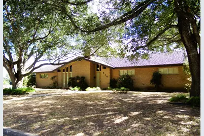 516 N College Street, Weimar, TX 78962 - Photo 1