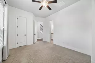 1704 Oak Leaf Pass Dr, Houston, TX 77055 - Photo 11