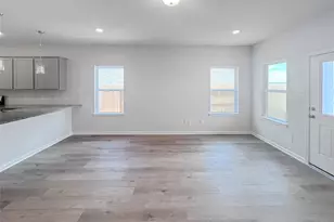 1621 River Scene Trl, Dayton, TX 77535 - Photo 5