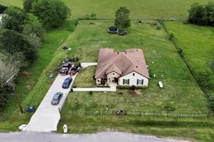 8515 E Sherri Cir, Manvel, TX 77578 - Photo 3