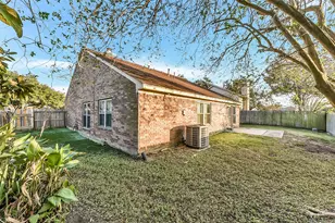 4010 Spring Branch Dr W, Pearland, TX 77584 - Photo 33