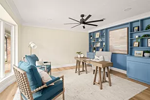 10831 Holly Springs Dr, Houston, TX 77042 - Photo 9