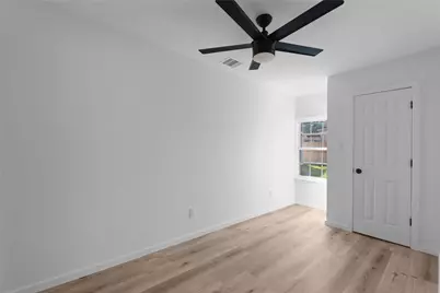 4623 Orange Street, Bacliff, TX 77518 - Photo 17