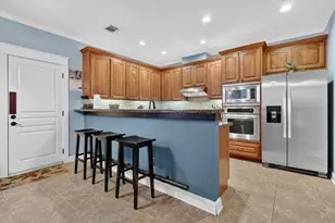 2636 Couch St, Houston, TX 77008 - Photo 9