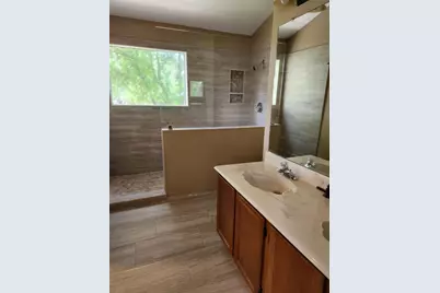14562 Oak Chase Drive, Houston, TX 77062 - Photo 11