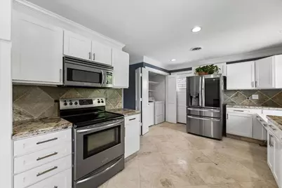 9534 Beverlyhill Street, Houston, TX 77063 - Photo 9