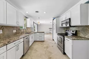 9534 Beverly Hill St, Houston, TX 77063 - Photo 11