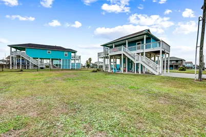 935 Clara Street, Crystal Beach, TX 77650 - Photo 23
